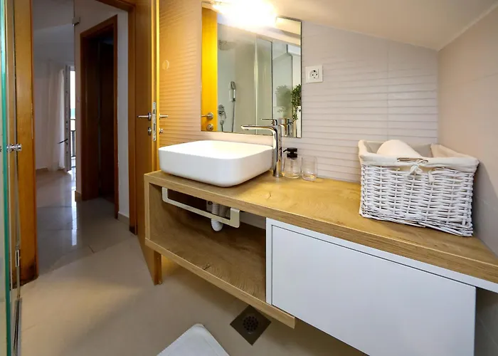 Nina Apartman